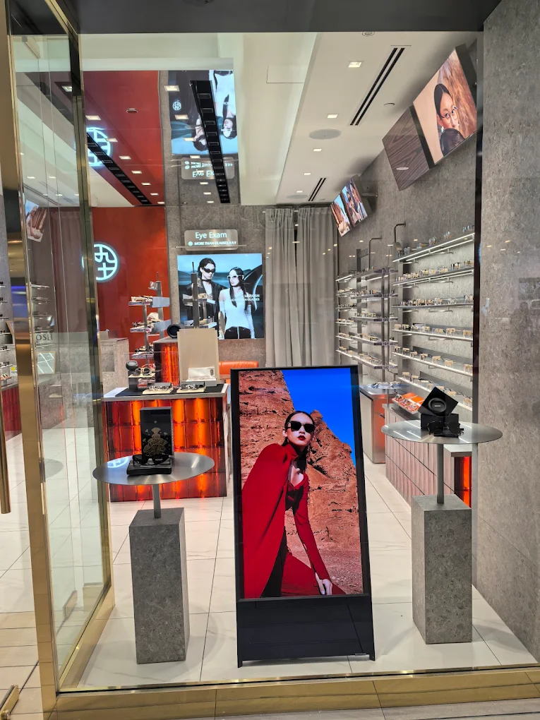 MUJOSH Richmond Centre interior displays